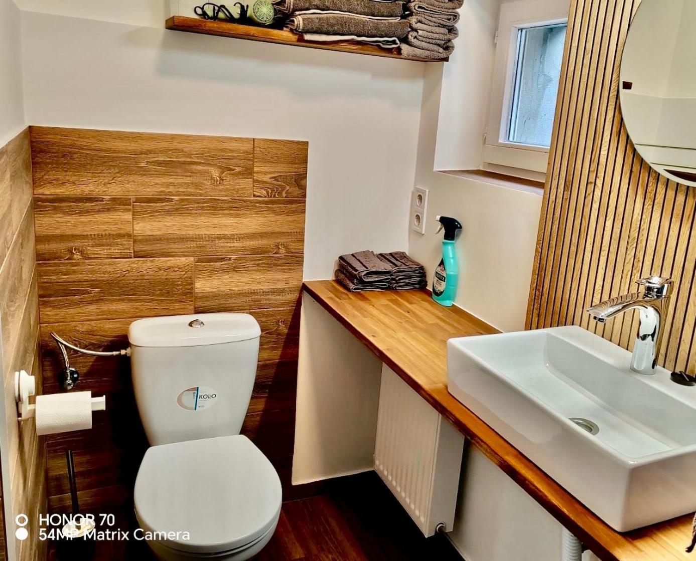 2 Rooms Retro Guesthouse In A Silent Garden Vecses Ngoại thất bức ảnh