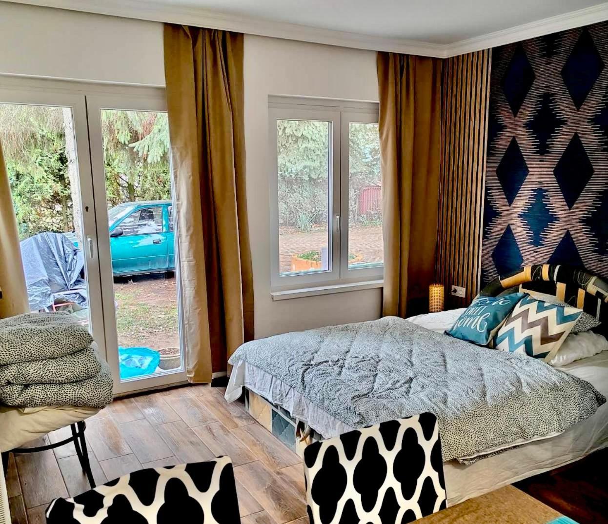 2 Rooms Retro Guesthouse In A Silent Garden Vecses Ngoại thất bức ảnh