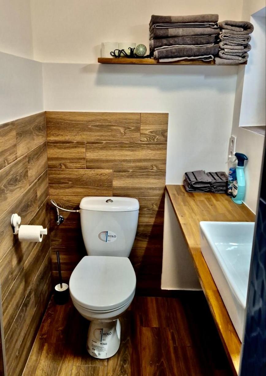 2 Rooms Retro Guesthouse In A Silent Garden Vecses Ngoại thất bức ảnh
